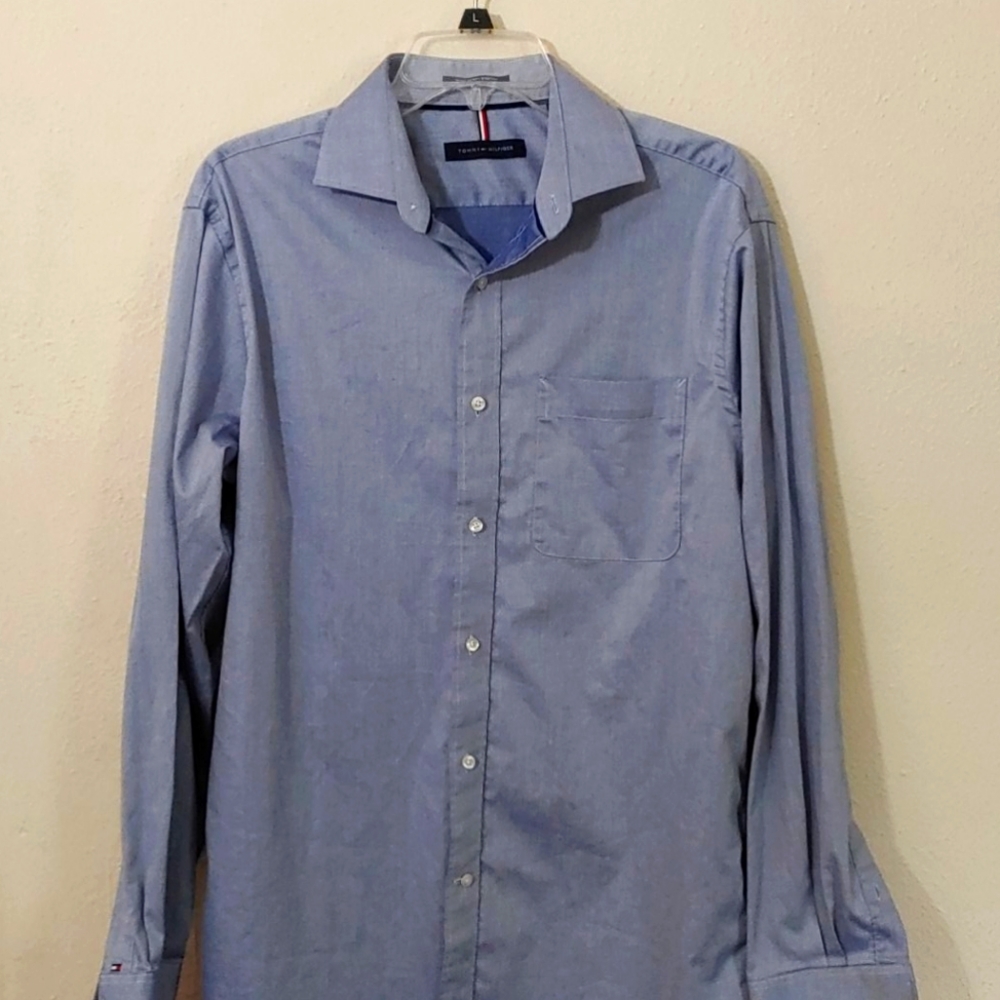 Tommy Hilfiger Men's Size Medium Button Down